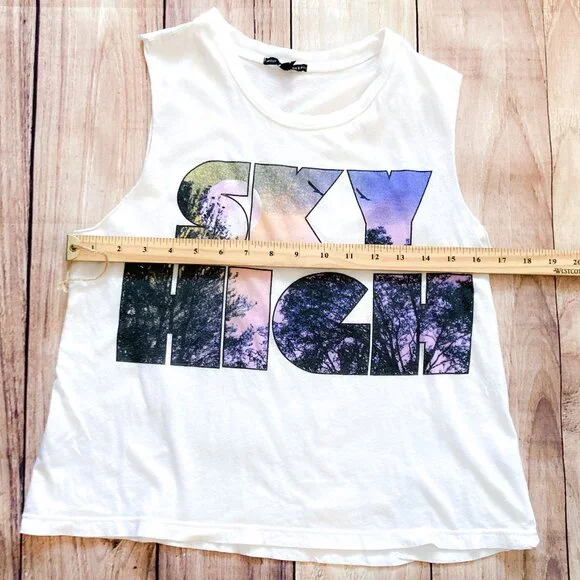 Graphic Print Tank Top 'Sky High' - Picture 8 of 9